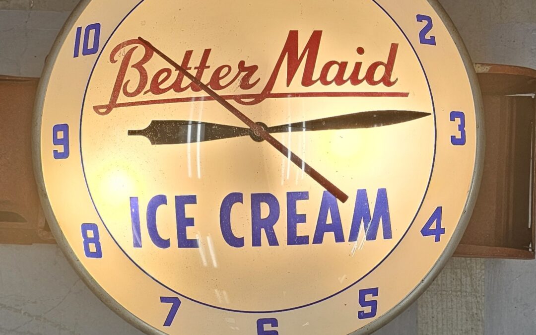 Better Maid Ice Cream Double Bubble Light Up Clock